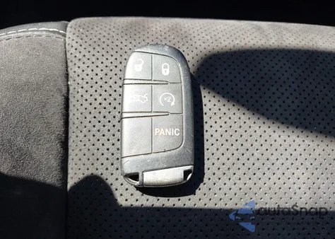 2018 Chrysler 300 300S z USA, uszkodzony, nr VIN 2C3CCABG0JH191036